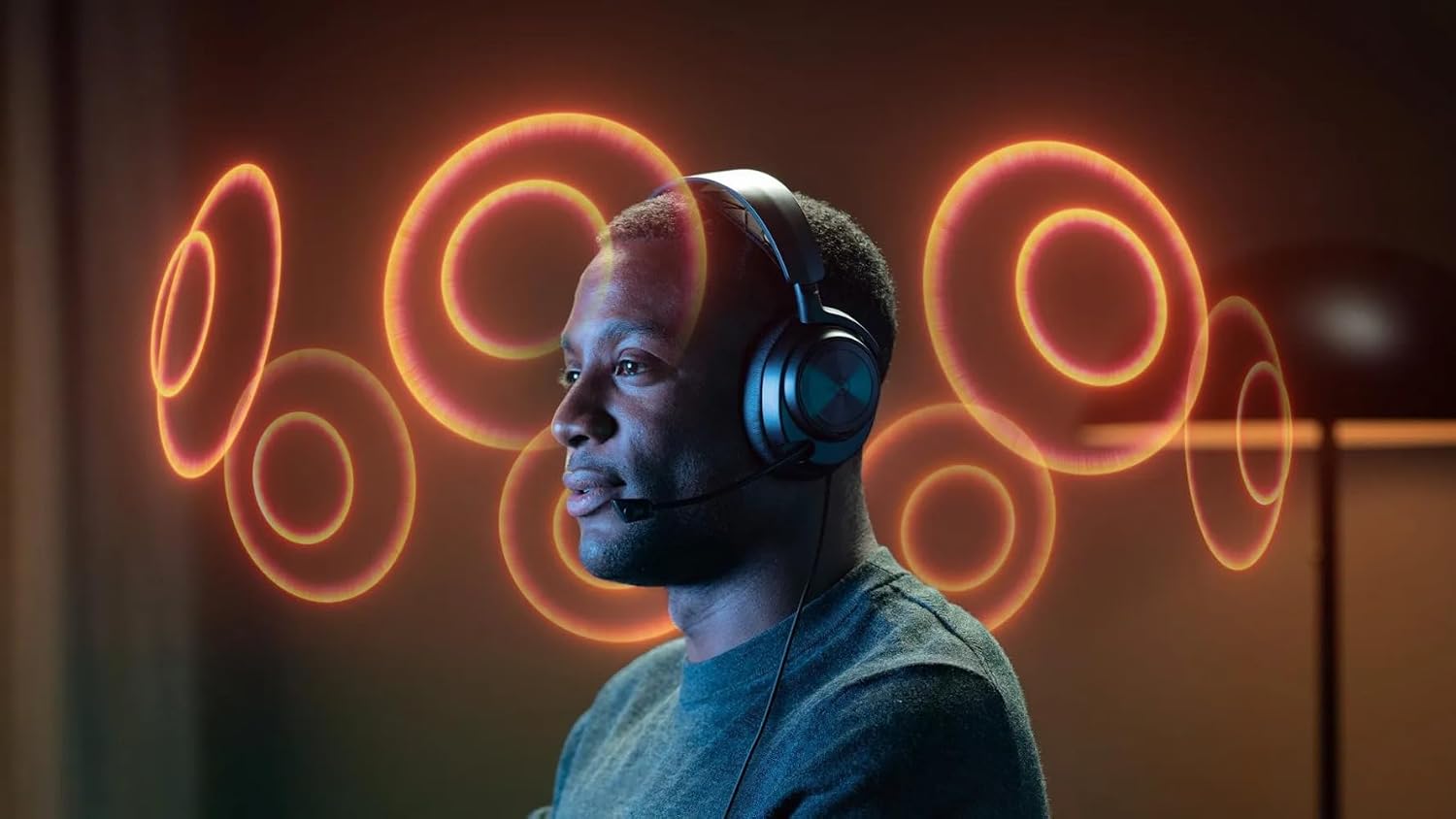 SteelSeries Arctis Nova Pro Wired Button Switch High-Fidelity Gaming Headset with AI-Powered Noise Cancelling Microphone and Multi-System Connect for Xbox, PC, PS4, and PS5