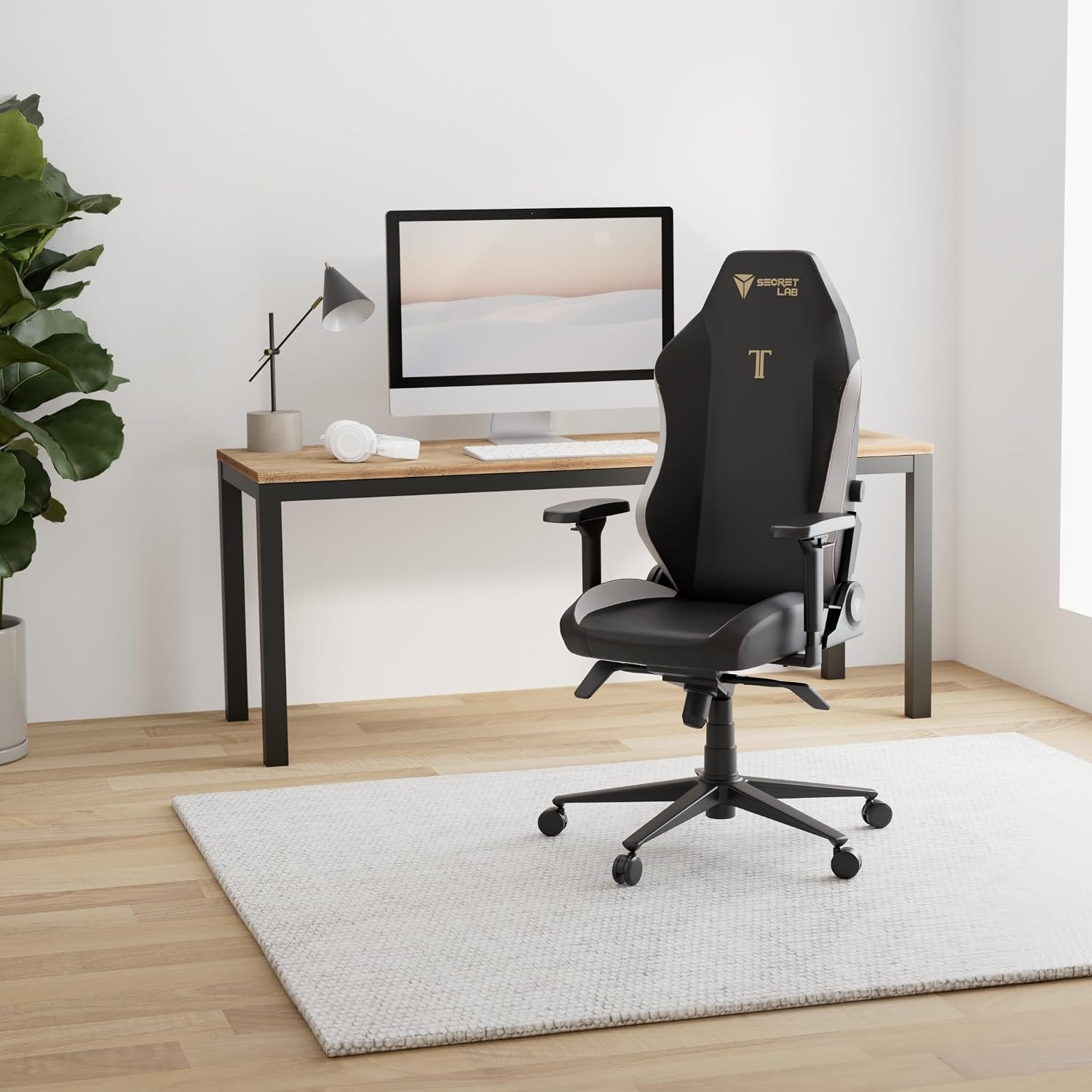 Secretlab Titan Evo Classic Gaming Chair - Reclining, Ergonomic & Comfortable Computer Chair with 4D Armrests, Magnetic Head Pillow & 4-Way Lumbar Support - Black - Leatherette