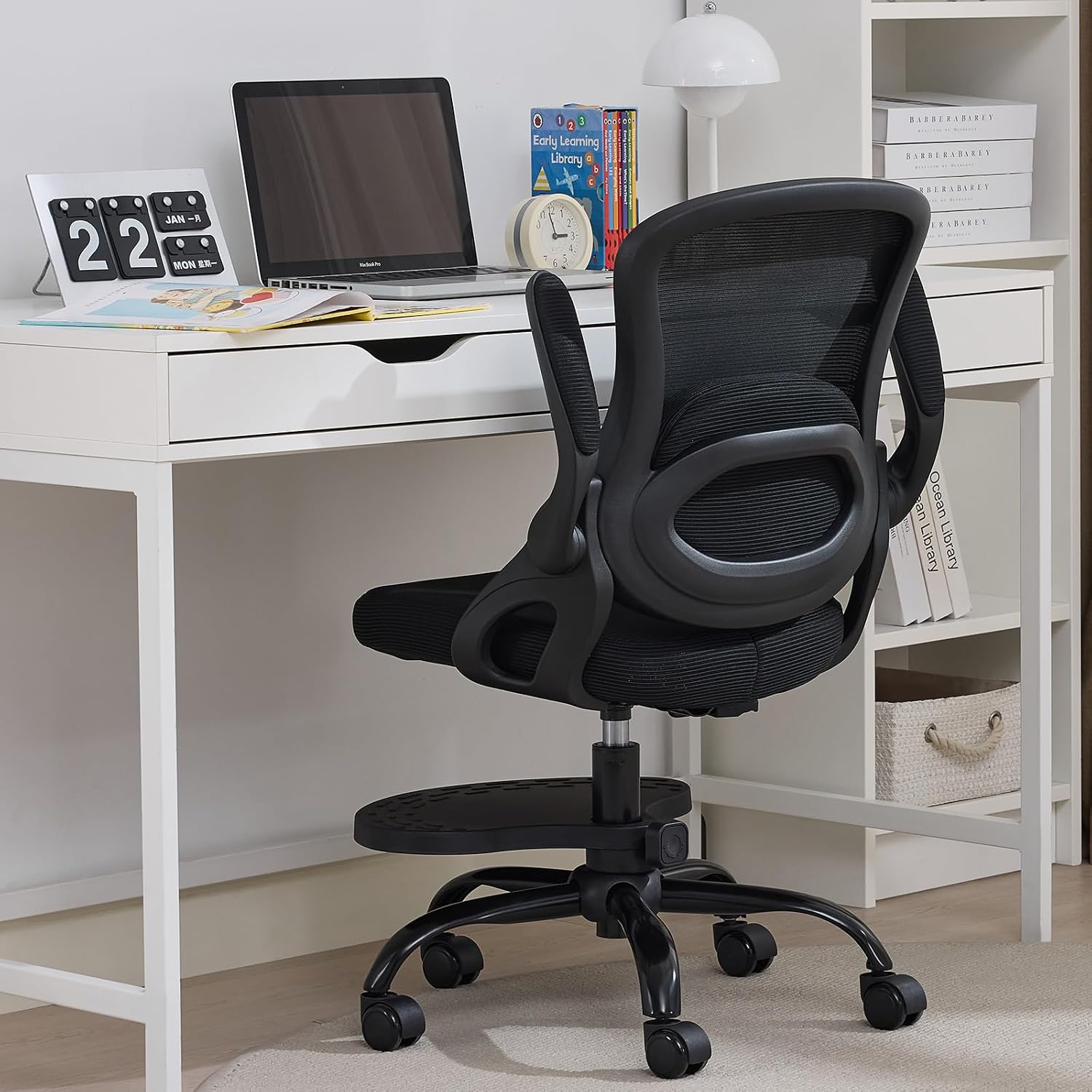 Kids Desk Chair,Ergonomic Study Chair with Adjustable Height,Swivel Mesh Desk Chair with Wheels,Home Office Chair for Children in Home Bedroom Black