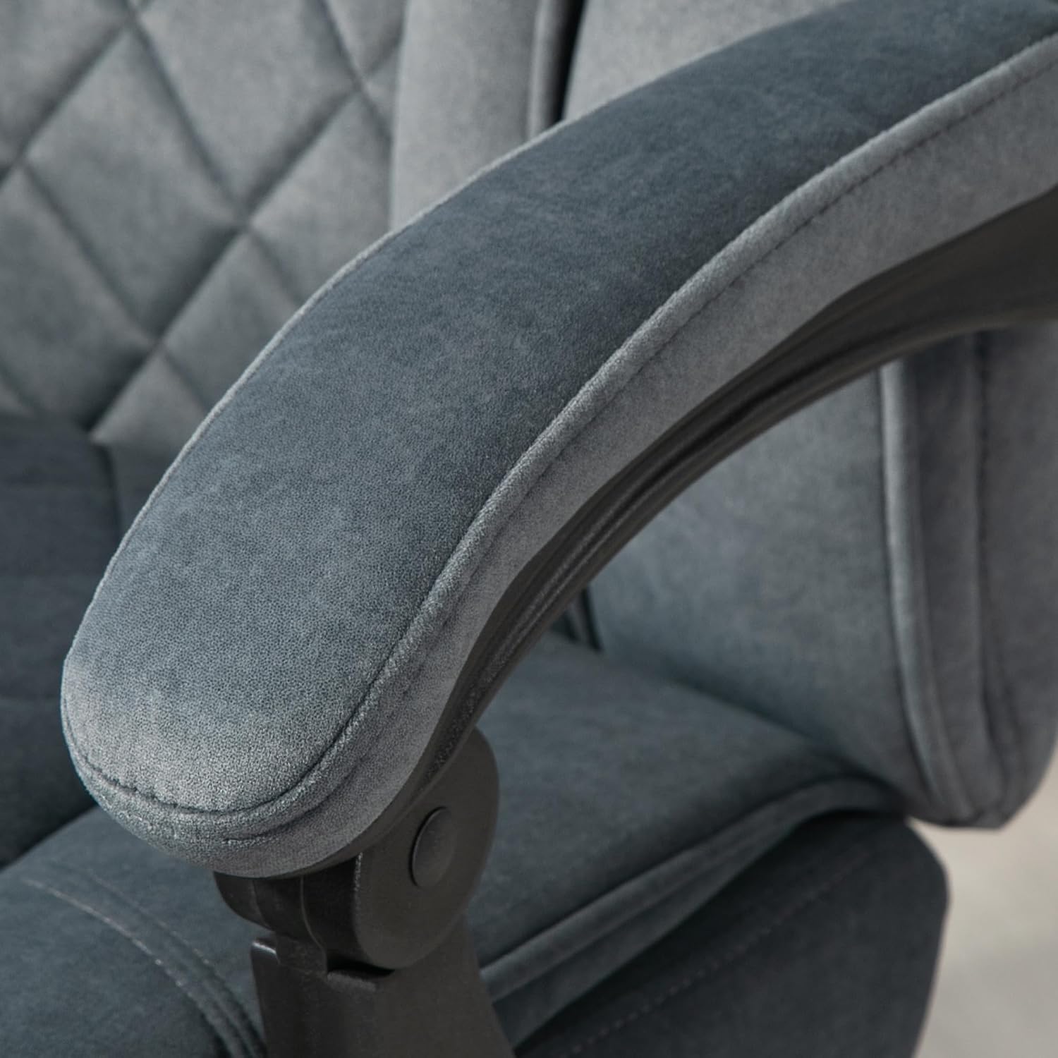 Vinsetto Massage Office Chair with Foot Rest, Executive Computer Desk Chair with 6 Vibration Point and Heat, Reclining Backrest, Swivel Wheels, Adjustable Height, Charcoal Gray
