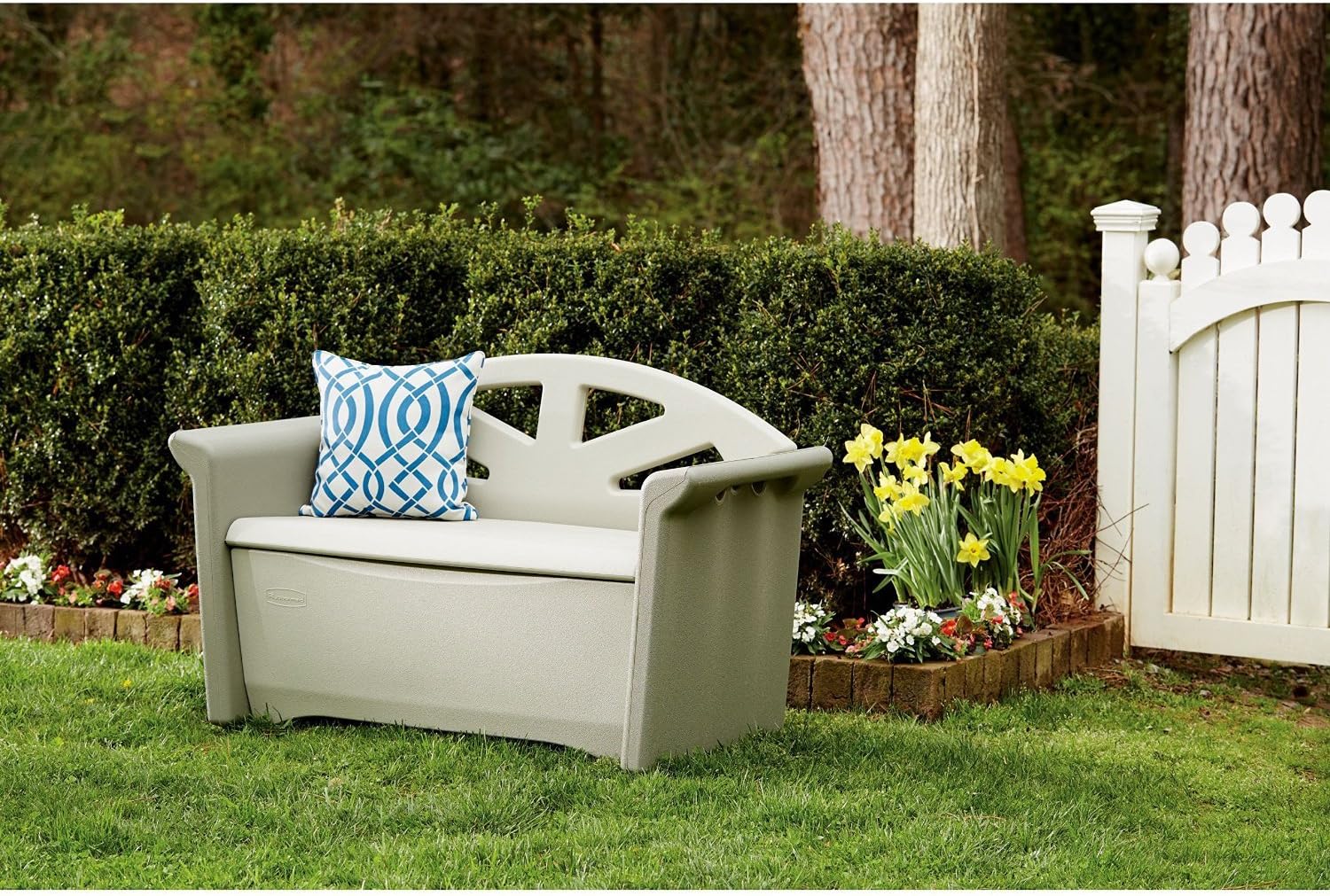 Rubbermaid Resin Outdoor Storage Bench (32 Gal), Weather Resistant, Brown/Grey, Deck Organization for Home/Backyard/Pool Chemicals/Toys/Garden Tools/Porch/Patio Cushions