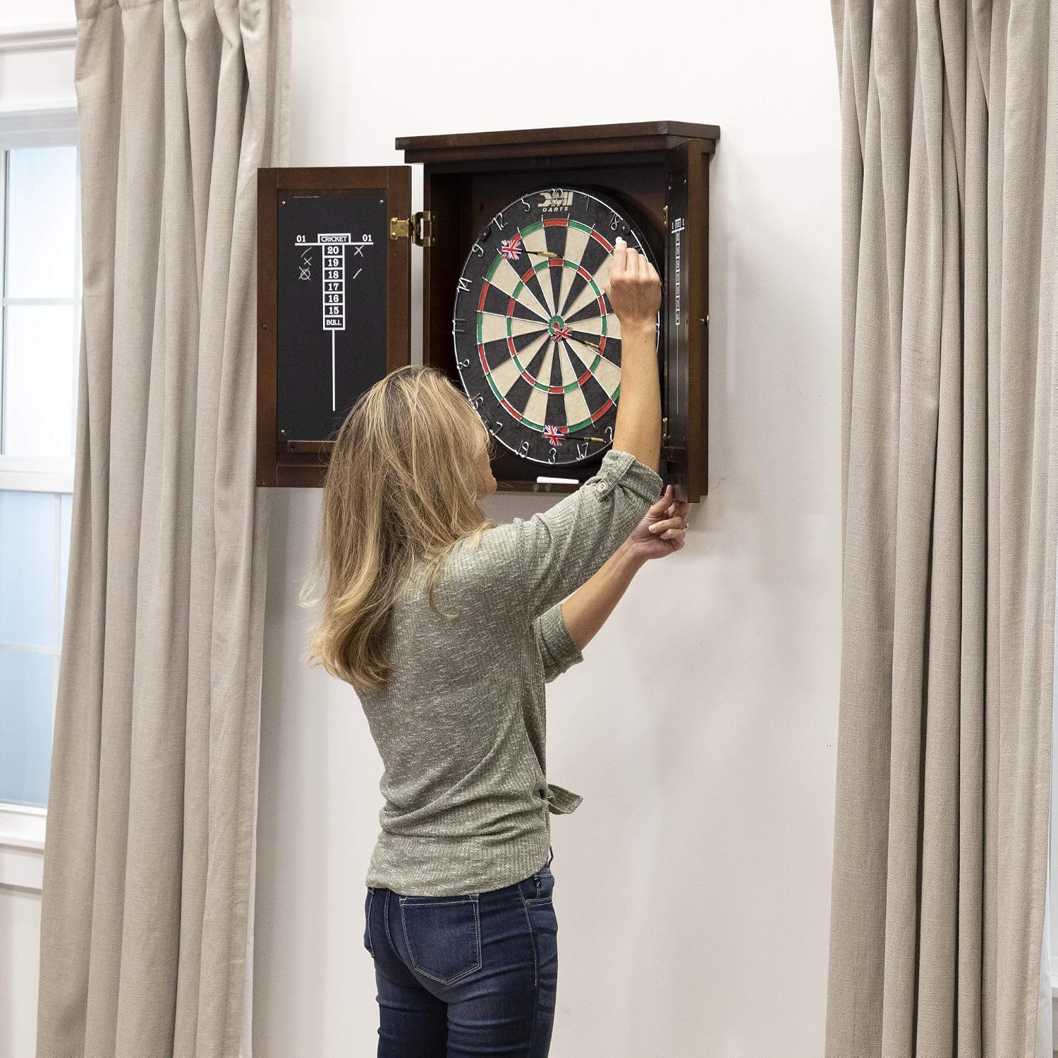 American Legend Traditional Dartboard Cabinet