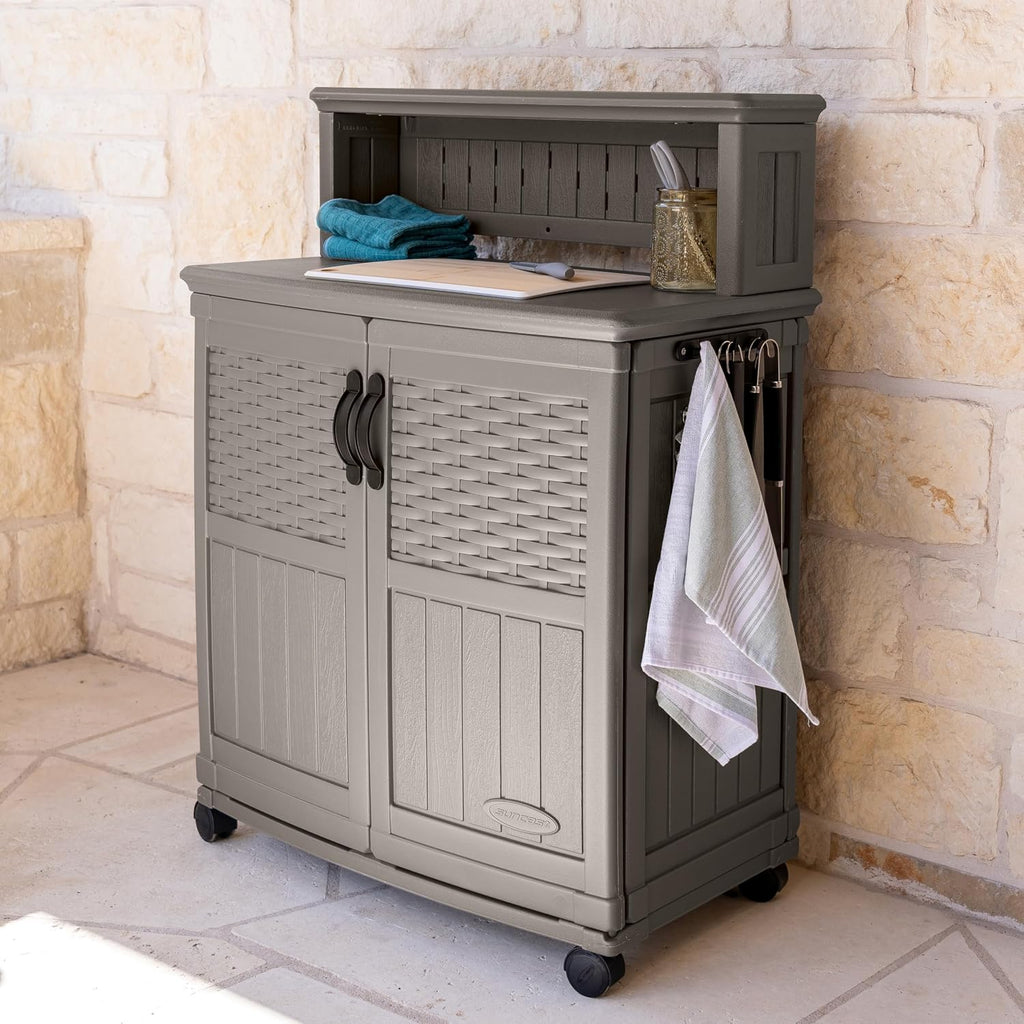Suncast Patio Plastic Storage and Prep Station with Decorative Wicker Pattern and Multi Wall Panels for Patio, Garden, and Lawn Use, Stoney Gray